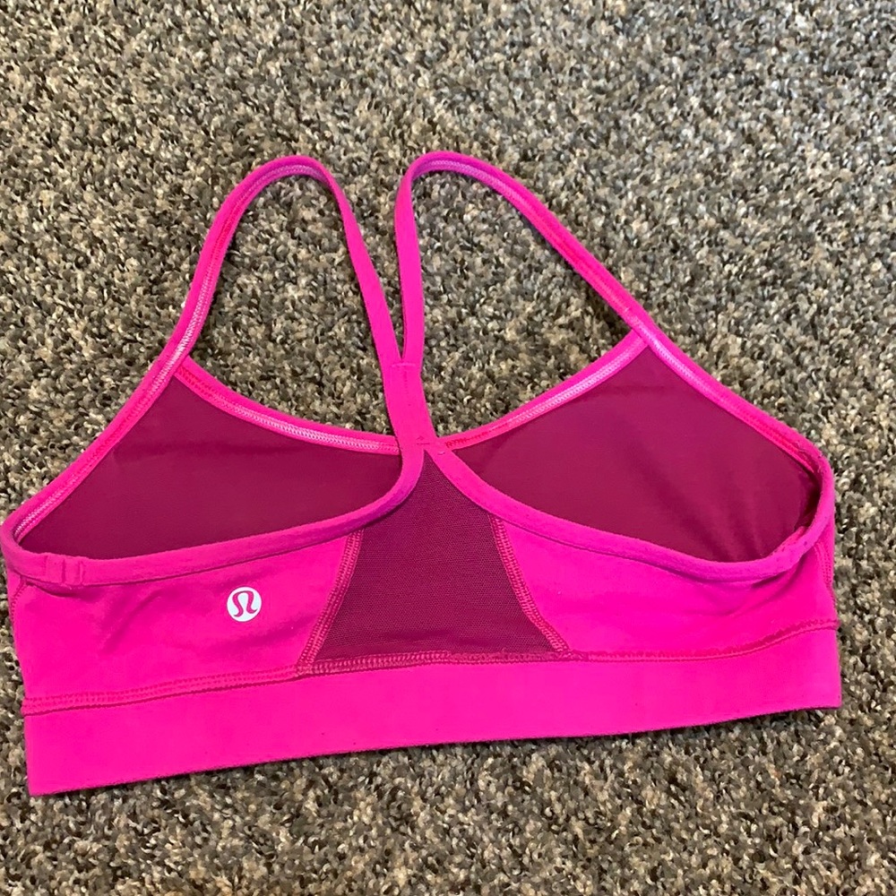 Lululemon magenta pink sports bra! Size 6